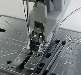 AcuFeed Flex Professional Grade Foot (HP2) Janome - 202415004