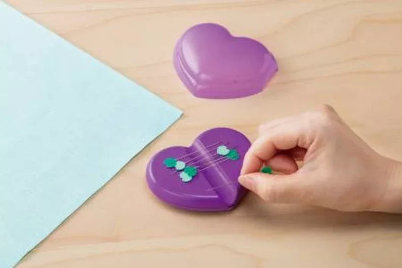 Clover Magnet Pin Caddy - CL9602