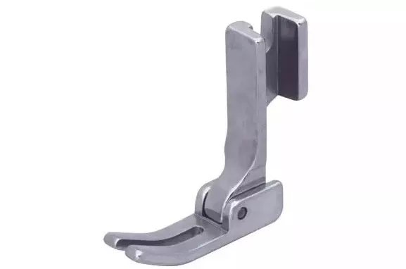 Medium Hinged Zipper Foot - 121946